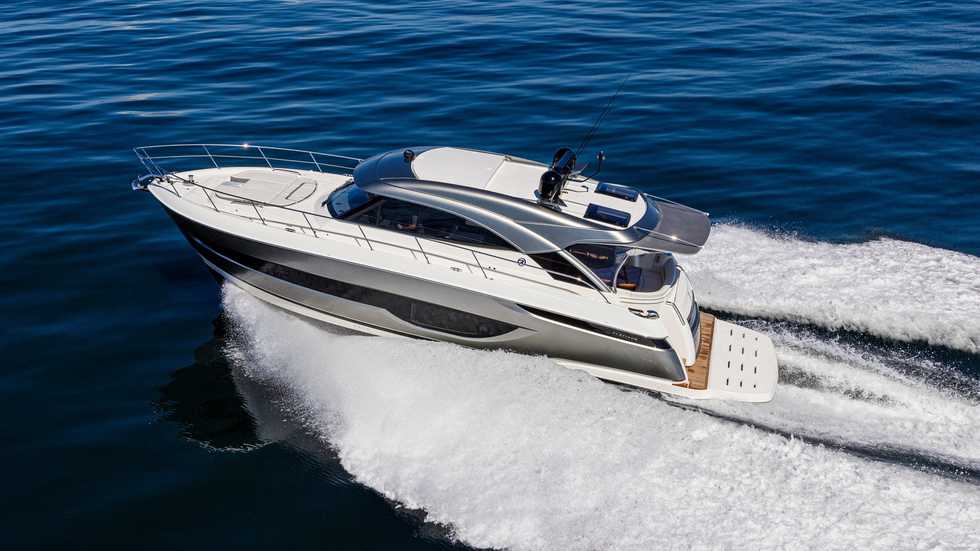 4600 Sport Yacht Platinum Edition